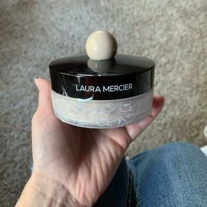 Laura Mercier translucent loose setting powder.